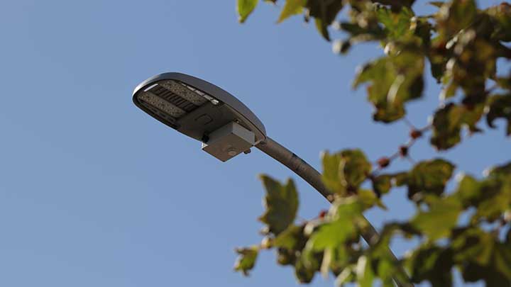 Recolher dados de sensores nos postes de iluminação de rua LED