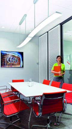 A iluminação Philips iluminou a sala de reuniões da Audi