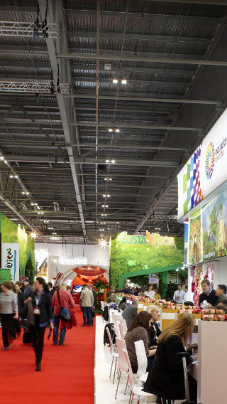 Stands no ExCel London iluminados por iluminação de aplicação elevada inovadora da Philips