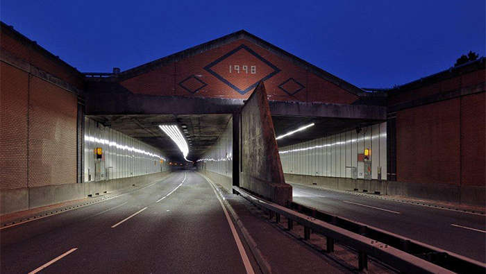Túnel de Meir iluminado por iluminação LED Philips