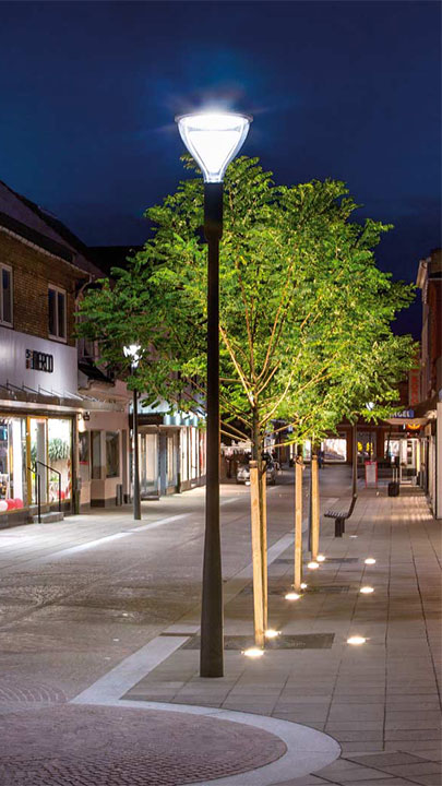 As luzes de rua de cidade Philips Metronomis LED são uma escolha perfeita para a iluminação urbana no centro da cidade de Naestved, Dinamarca