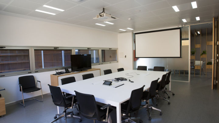 Um ambiente eficiente criado na sala de reuniões da E.ON Espanha com soluções de Iluminação de Escritório Philips