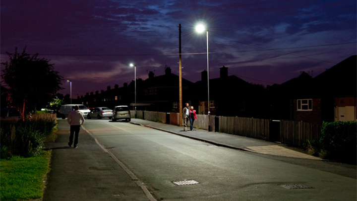 O sistema de iluminação de rua da Philips ilumina de forma eficaz uma rua de Orford, Reino Unido