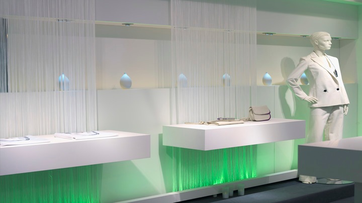 Imagem de luminárias UV-C Philips para retalho
