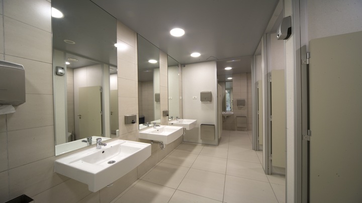 Imagem de luminárias UV-C Philips para casas de banho