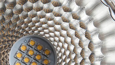 A ótica alveolar mostra como a PerfectAccent aumenta o fluxo luminoso total sem consumir mais energia.