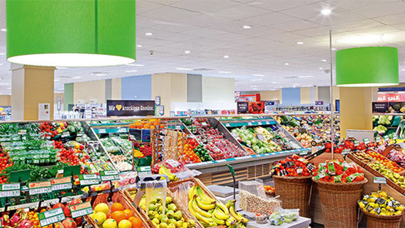 Luminária Philips com refletores PerfectAccent ilumina o Supermercado Edeka