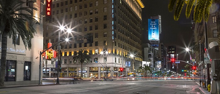 Rua iluminada