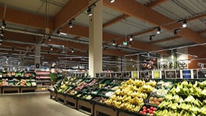 Fruta iluminada por luminárias LED Philips no Edeka Burgwedel, Alemanha