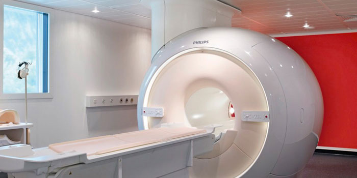 Sala de radiologia iluminada com iluminação hospitalar Philips