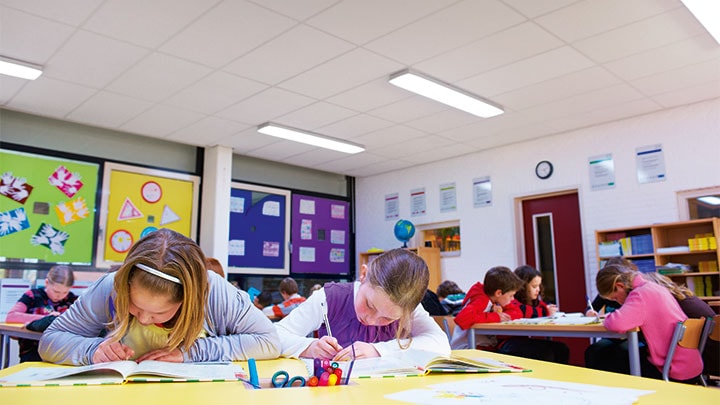 Definição de luz Foco SchoolVision: iluminação de escola inteligente para atividade de alta concentração