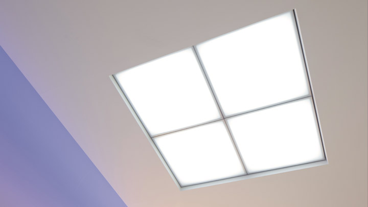 O módulo de teto HealWell da Philips Lighting melhora a experiência do paciente com uma luz que transmite uma sensação natural e promove ritmos de sono