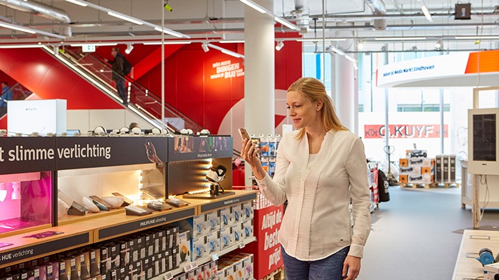 A tecnologia de posicionamento para interiores permite-lhe controlar a experiência móvel na sua loja à medida que revela os comportamentos e desejos dos compradores.