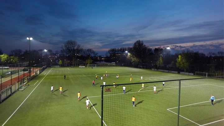 As funcionalidades padrão do PerfectPlay oferecem uma iluminação de desporto soberba pronta a utilizar