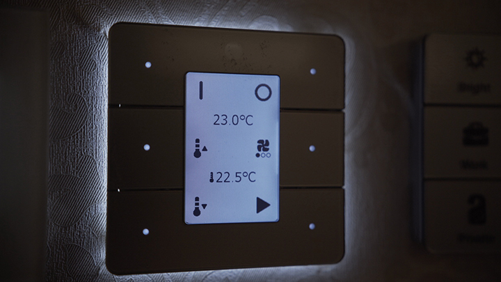 O painel Antumbra da Philips Lighting personaliza o seu sistema de controlo de quartos RoomFlex de acordo com a marca do hotel