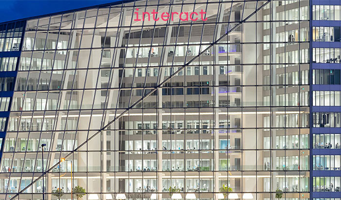 Fachada do edifício de escritórios The Edge em Amesterdão
